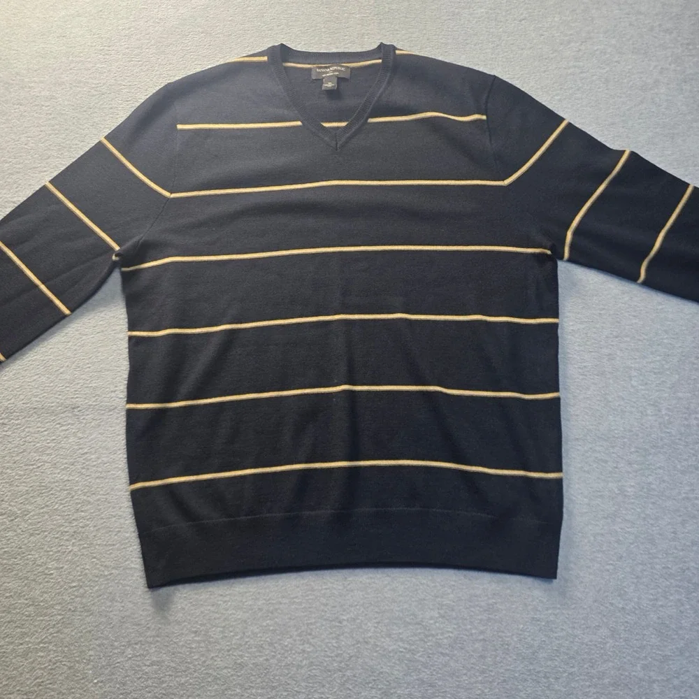 Banana Republic Merino Wool Sweater‎ Mens XL Navy Yellow Striped V Neck